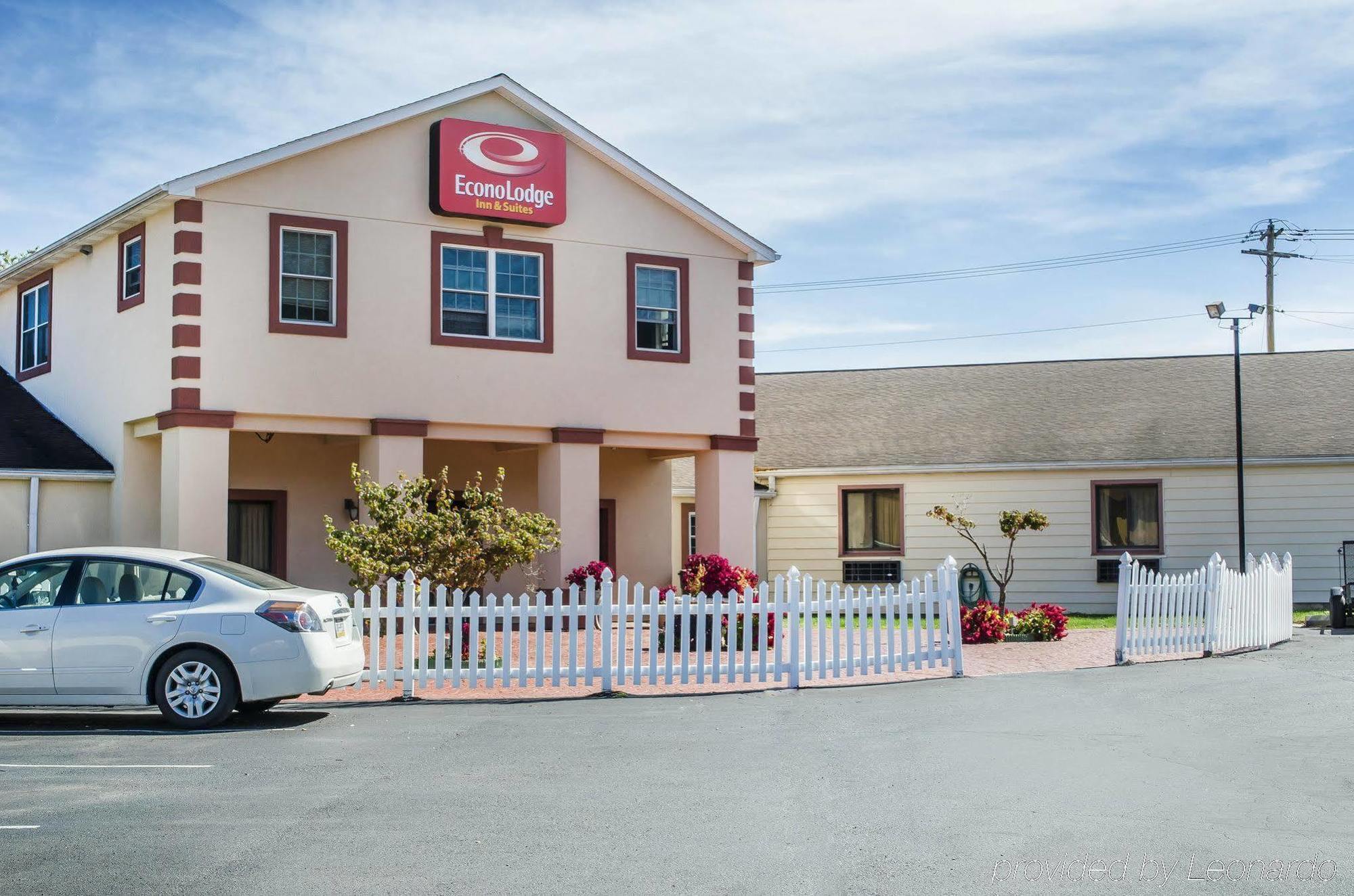 Econo Lodge Inn & Suites Denver Exterior photo