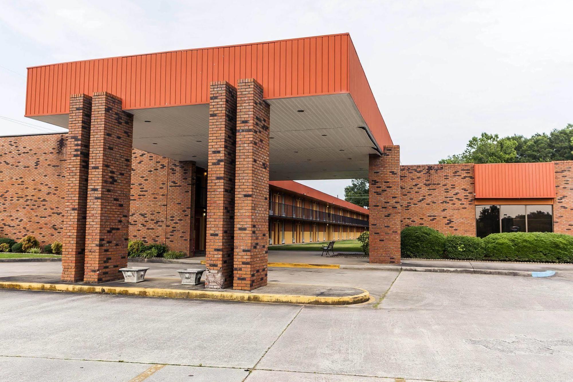 Econo Lodge Inn & Suites Denver Exterior photo