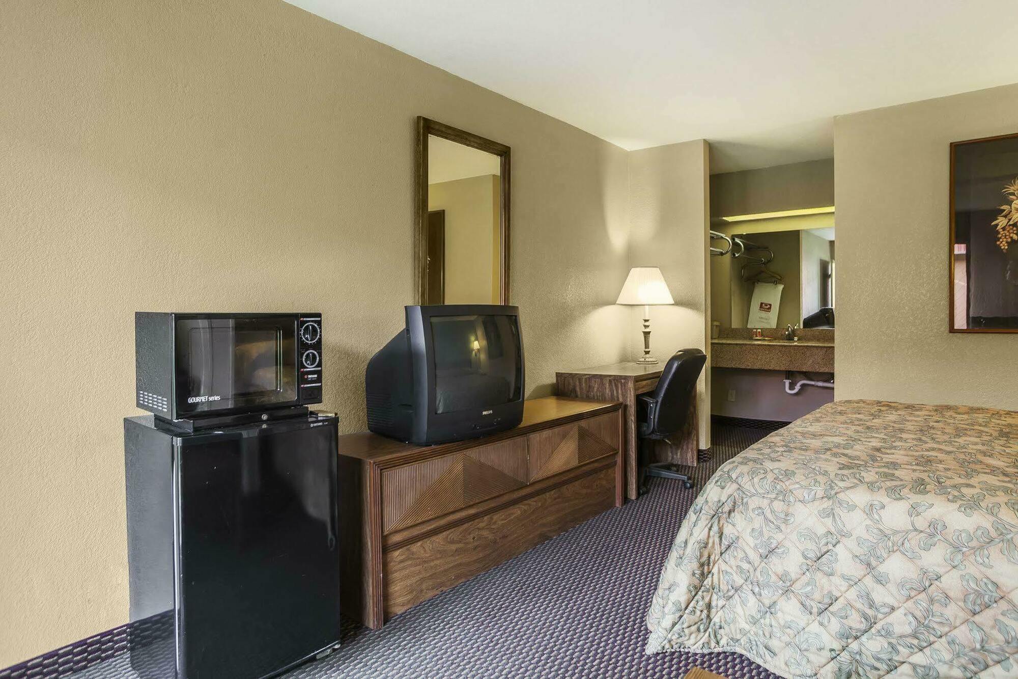 Econo Lodge Inn & Suites Denver Exterior photo